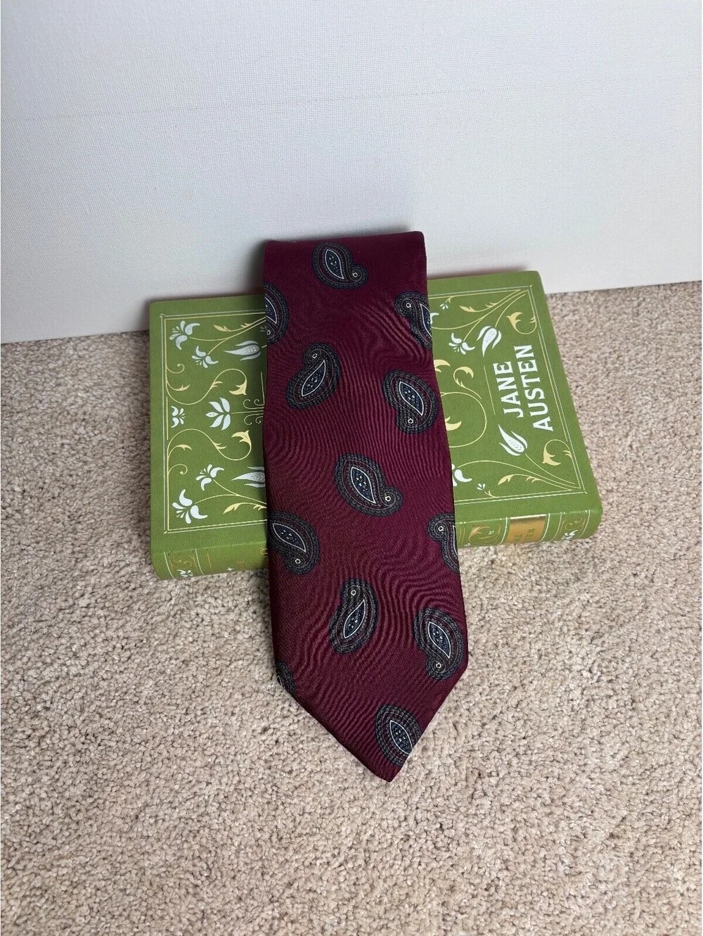 D.H. Peer Vtg Paisley Tie
